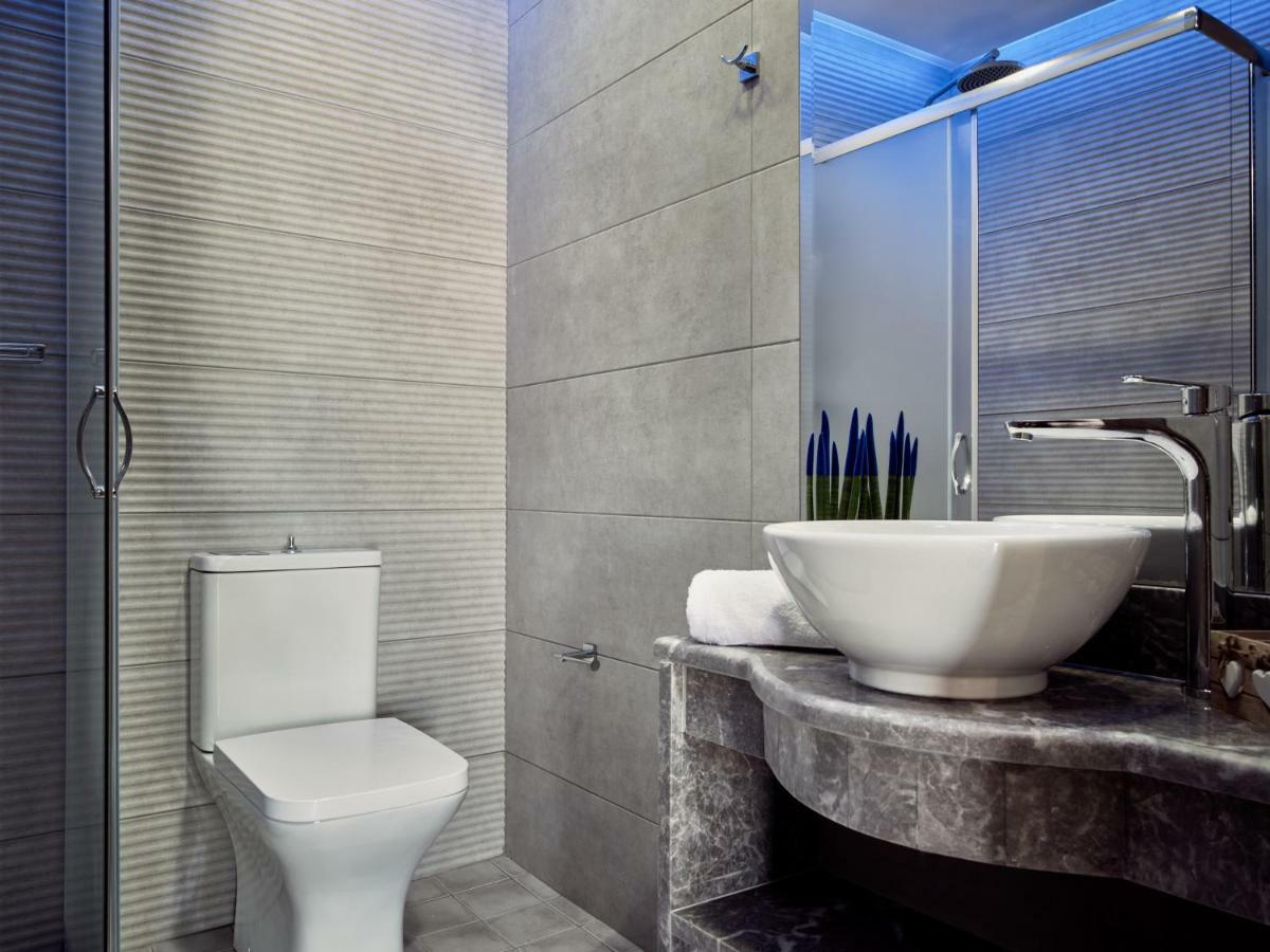 Savvas Luxury Suites Laganas Exterior photo